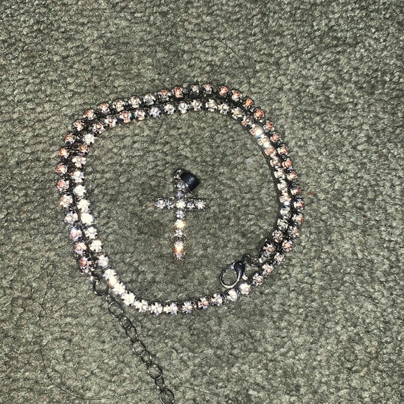 Diamond tennis chain with cross pendant - Picture 1 of 1
